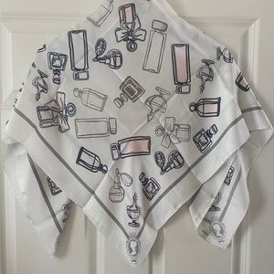 Scarf Perfume Bottles Print Size 35”x35” NEW City Chic Bag Hair Accessory Paris